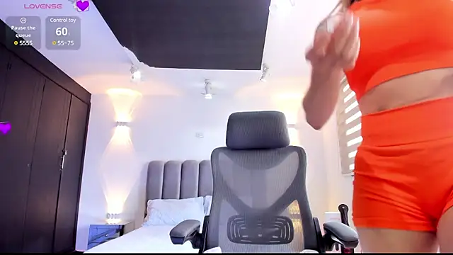 AnaRuiz online show from January 2025 03:15:01 PM