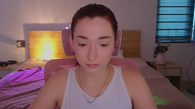 Snapshot of YasmineWest chatting on April 2026 07:12:02 AM YasmineWest online show from April 2026 07:12:02 AM
