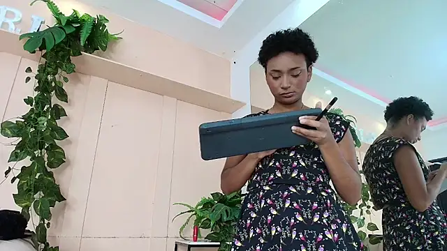 saray mardez online show from February 2025 12:47:01 PM