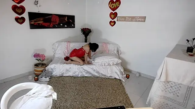 lollita 23  online show from April 2026 09:39:33 PM