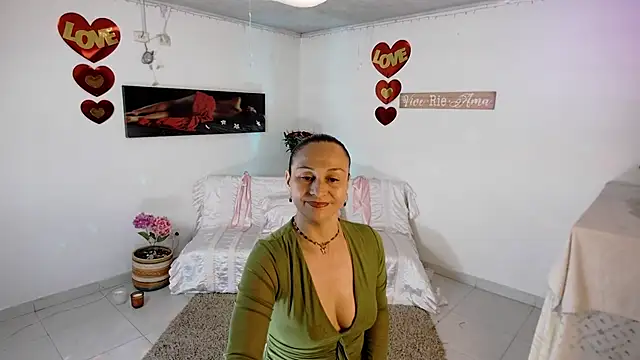 Snapshot of lollita_23_ chatting on April 2026 08:34:02 PM lollita 23 online show from April 2026 08:34:02 PM