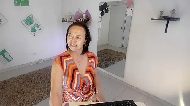 Snapshot of lollita_23_ chatting on May 2026 08:17:01 PM lollita 23 online show from May 2026 08:17:01 PM
