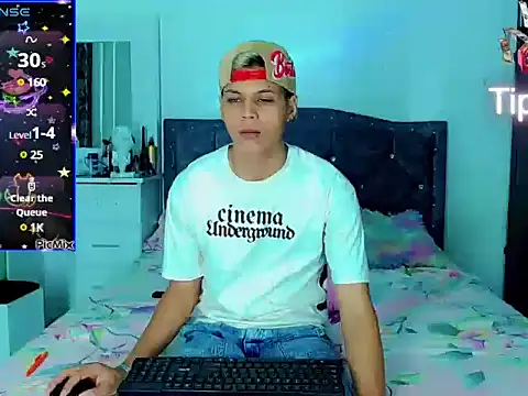 Liamscott  online show from March 2025 02:42:02 AM