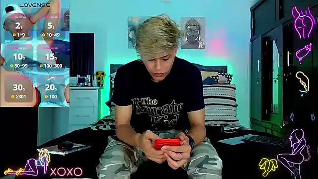 Liamscott  online show from October 2025 09:34:01 PM