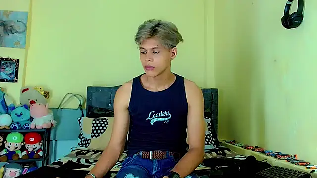 Liamscott  online show from April 2026 11:18:01 PM