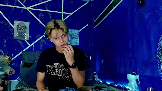 Liamscott  online show from June 2026 05:29:02 PM