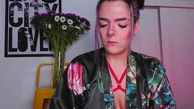 Snapshot of purple_em69 chatting on October 2025 06:57:02 AM purple em69 online show from October 2025 06:57:02 AM