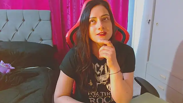 Noamartin  online show from September 2025 10:42:01 PM