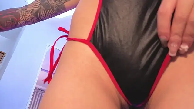 sarah cruzz  online show from April 2026 02:28:02 AM