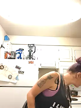 Snapshot of renegade_vyxxen chatting on February 2026 03:59:02 AM renegade vyxxen online show from February 2026 03:59:02 AM