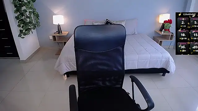 JasmineCampbell  online show from March 2025 08:28:01 PM