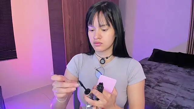 katherin smith  online show from September 2025 12:49:02 PM