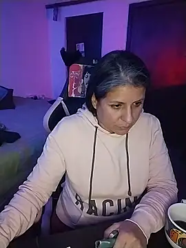 LucifernandaSw online show from May 2026 04:40:01 AM