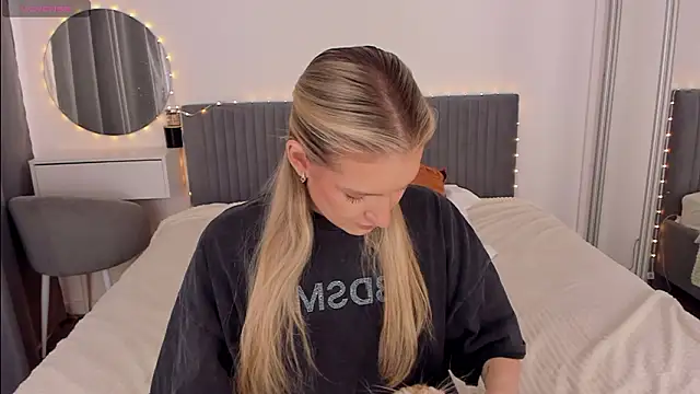 CassieRayss online show from February 2026 08:57:02 AM