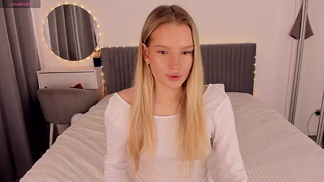 CassieRayss online show from May 2026 12:11:01 PM