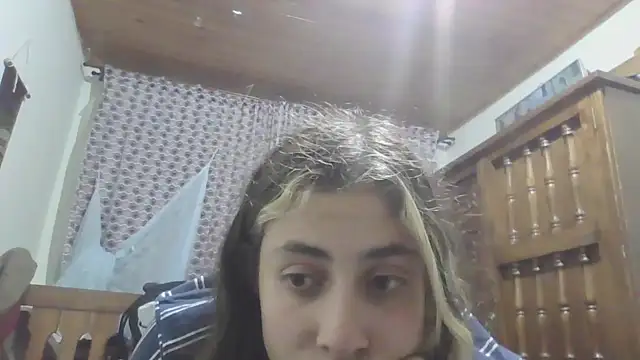 Snapshot of Liherz chatting on December 2024 04:09:02 AM Liherz online show from December 2024 04:09:02 AM