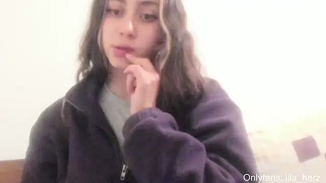 Snapshot of Liherz chatting on December 2024 12:53:01 AM Liherz online show from December 2024 12:53:01 AM