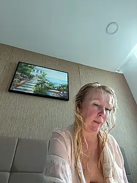 EmmaInLove23 online show from July 2026 12:13:01 AM