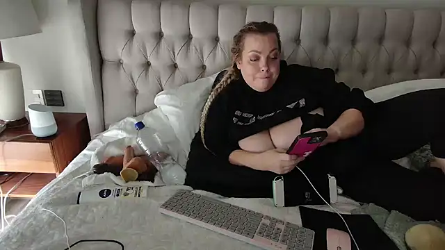 Snapshot of Beauty4AGent chatting on December 2024 07:56:01 PM Beauty4AGent online show from December 2024 07:56:01 PM