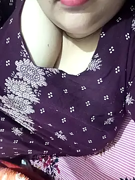 Snapshot of _Redwine_ chatting on March 2025 02:43:02 PM Redwine online show from March 2025 02:43:02 PM