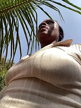 Dellah26 online show from February 2025 12:17:02 PM