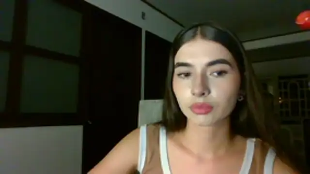 Coralinee 01 online show from January 2026 12:24:01 AM