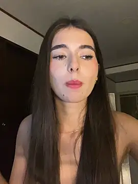Coralinee 01 online show from May 2026 01:57:16 AM