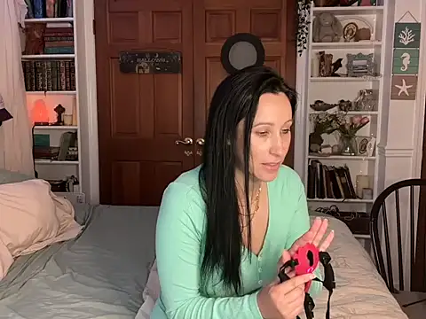 cutelittlemama0418 online show from October 2025 12:05:01 PM