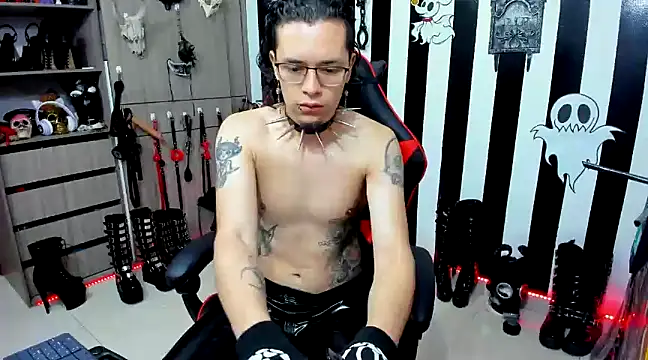 Snapshot of daven56 chatting on December 2024 01:55:02 PM daven56 online show from December 2024 01:55:02 PM