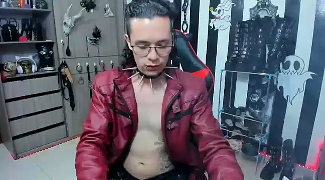 Snapshot of daven56 chatting on February 2025 05:16:01 PM daven56 online show from February 2025 05:16:01 PM