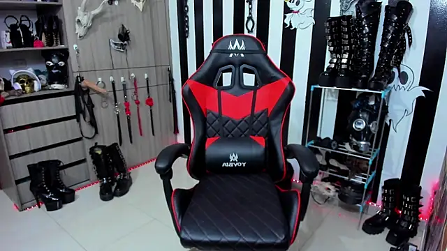 Snapshot of daven56 chatting on February 2025 01:11:02 PM daven56 online show from February 2025 01:11:02 PM