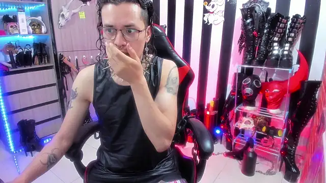 Snapshot of daven56 chatting on October 2025 01:30:02 PM daven56 online show from October 2025 01:30:02 PM