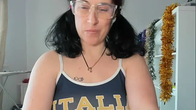 emmita69  online show from December 2025 10:45:02 AM