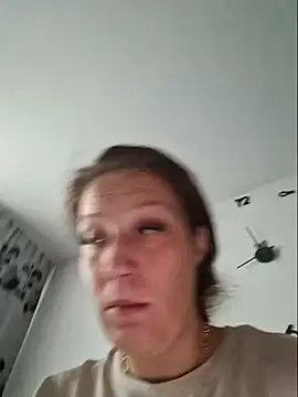 Snapshot of VanessaSquirtt chatting on September 2025 06:02:02 AM VanessaSquirtt online show from September 2025 06:02:02 AM