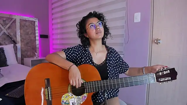 Amareto  online show from February 2025 05:26:02 PM