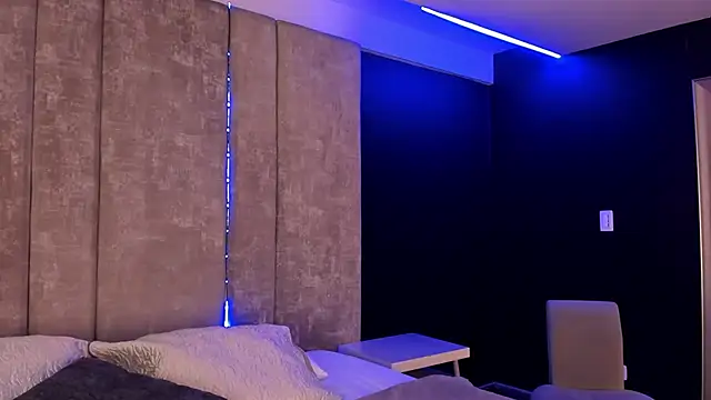 Amareto  online show from September 2025 11:21:01 AM