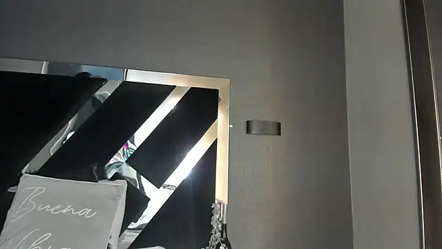 Amareto  online show from October 2025 11:18:02 AM