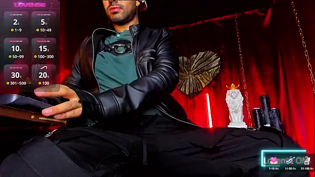 Snapshot of LatinMilk_ chatting on December 2024 01:36:01 AM LatinMilk online show from December 2024 01:36:01 AM