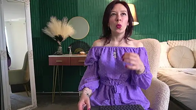 HaileyMoonn online show from May 2026 03:58:01 AM