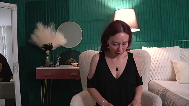 HaileyMoonn online show from July 2026 03:31:02 AM