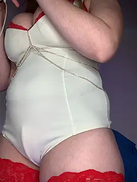 Nayafreaky online show from April 2026 06:10:01 PM