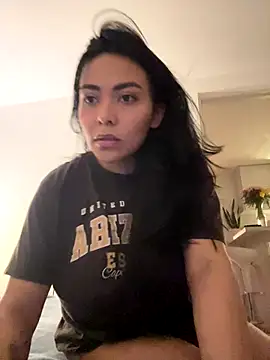 Snapshot of PetitLumiere chatting on September 2025 02:49:01 AM PetitLumiere online show from September 2025 02:49:01 AM