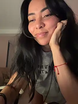 Snapshot of PetitLumiere chatting on October 2025 04:04:01 AM PetitLumiere online show from October 2025 04:04:01 AM