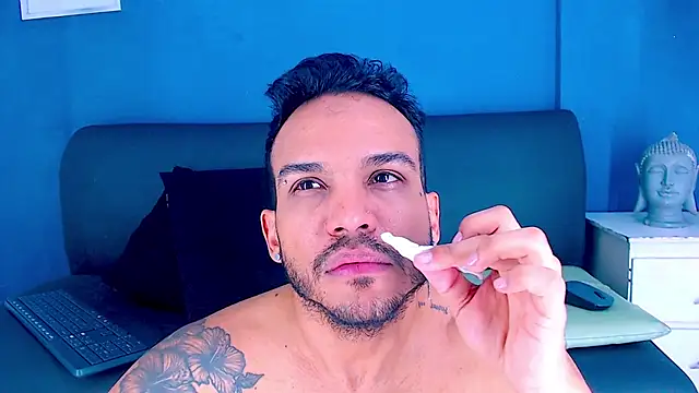 Snapshot of ricky_vill_ chatting on February 2025 06:57:01 AM ricky vill online show from February 2025 06:57:01 AM