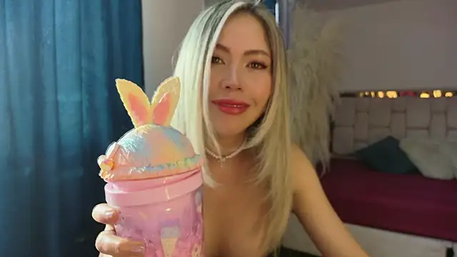 Ammy Castro online show from April 2026 09:48:02 PM