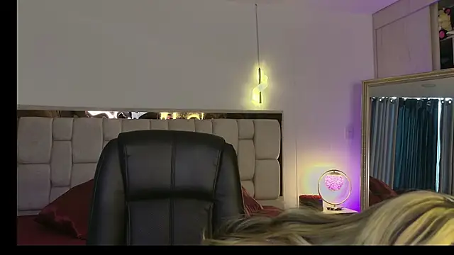 Ammy Castro online show from June 2026 10:27:02 PM