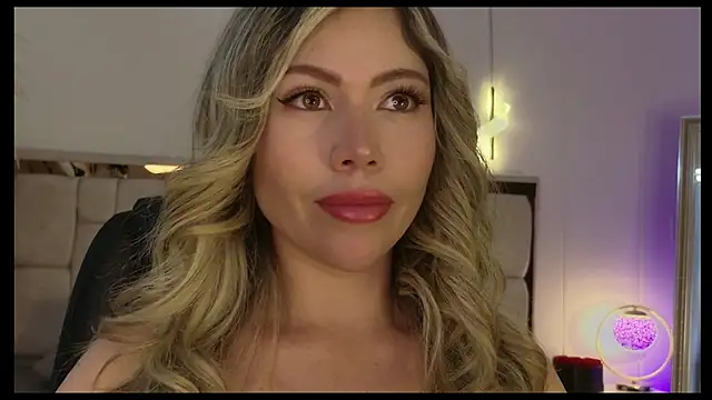 Ammy Castro online show from June 2026 09:30:02 PM