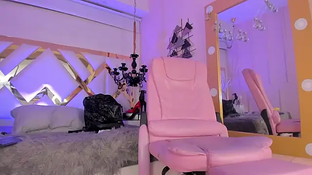 Juliana Saenzz online show from February 2025 03:31:02 PM