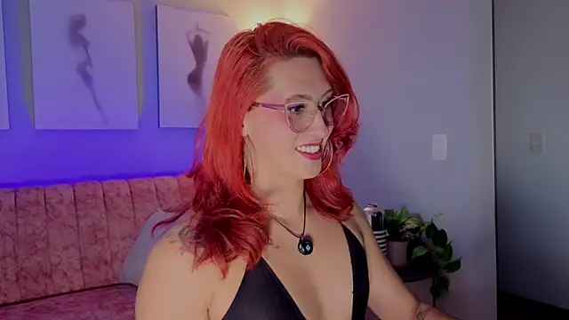 Juliana Saenzz online show from November 2025 10:20:02 PM