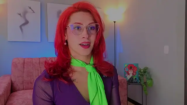 Juliana Saenzz online show from December 2025 06:15:01 PM